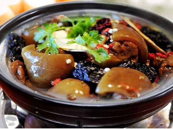 GÀ HỒNG KÝ