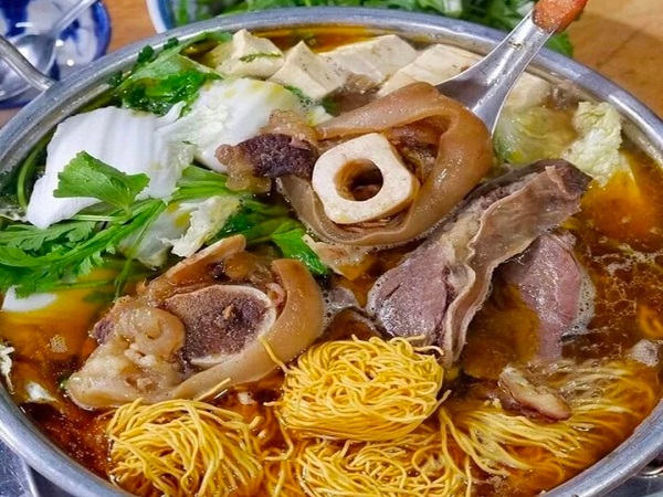 GÀ HỒNG KÝ
